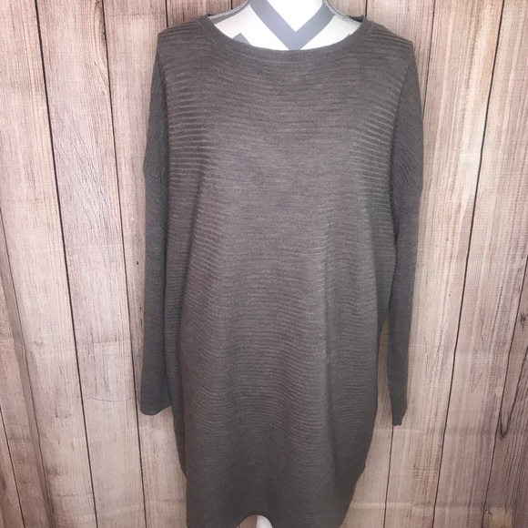 Tahari Sweaters - Tahari brown oversized sweater size XL